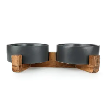 Miski ceramiczne na stojaku drewnianym
