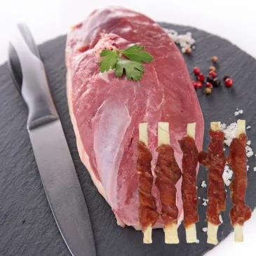 PRZYSMAKI DLA PSA HILTON PAŁECZKI OWINIĘTE MIĘSEM Z KACZKI SMAKOŁYKI 100G
